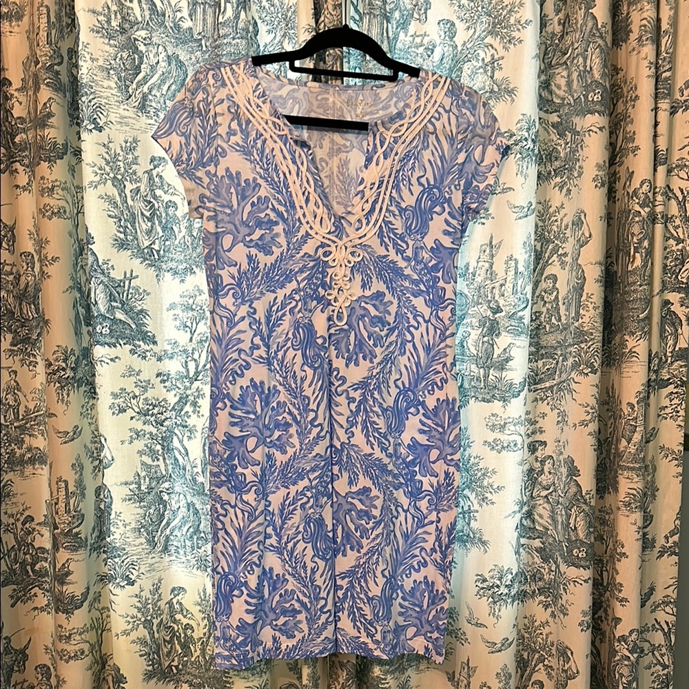 Lilly Pulitzer Blue and White Coral Casual Dress (Size Small - Style 88189)
